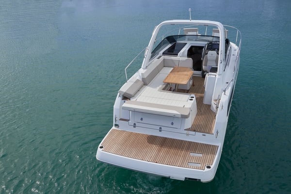 The Jeanneau Leader 30